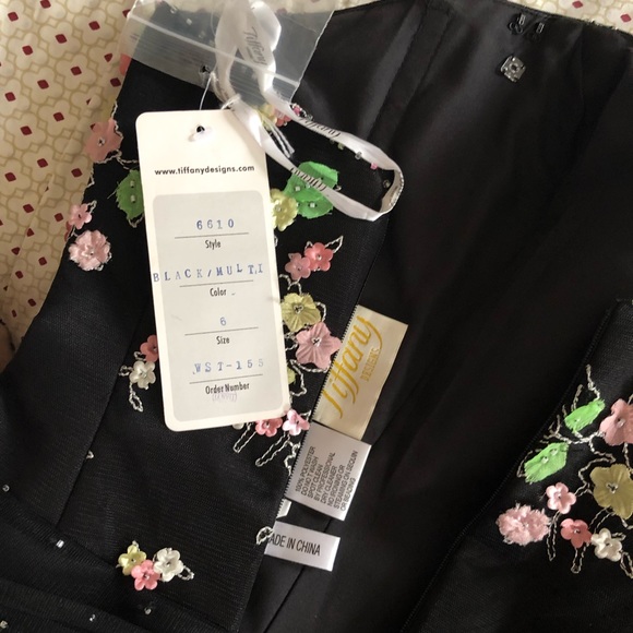 Black Prom Dress - Picture 5 of 5